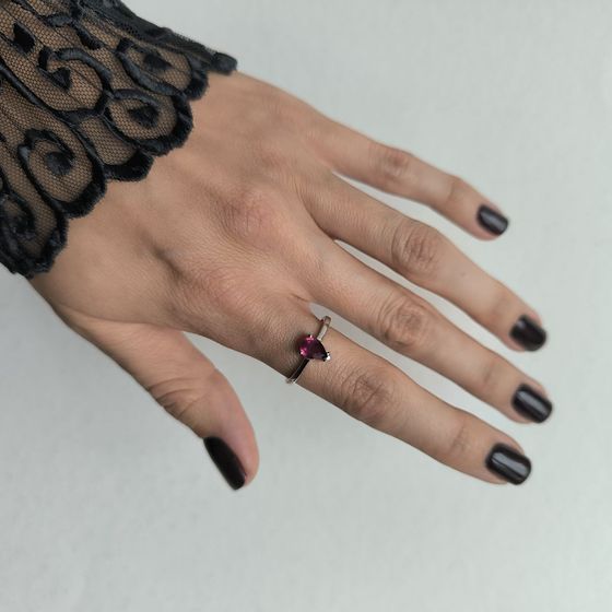Серебряное кольцо с рубином 0.975ct