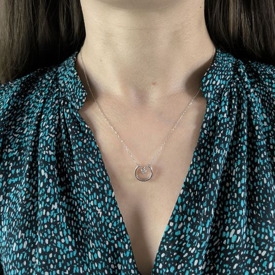 Серебряное колье с фианитами
