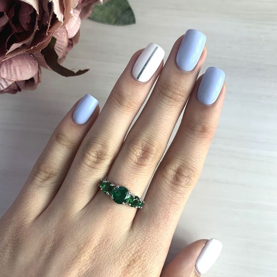 Silver ring with emerald nano 1.9ct