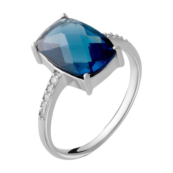 Silver Ring with a 3.4-carat London Blue Topaz