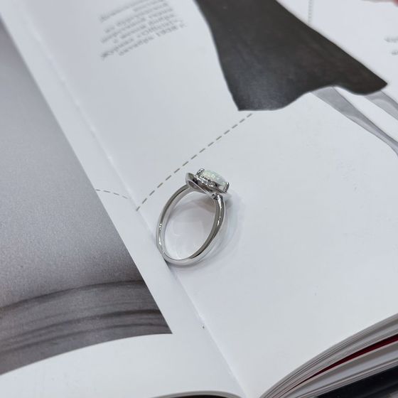 Silver ring with opal 0.906ct