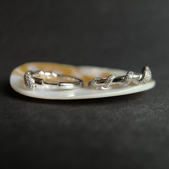 Серебряные серьги с фианитами