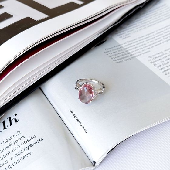 Срібне кільце з султанітом 5,515 карата, фіанітами