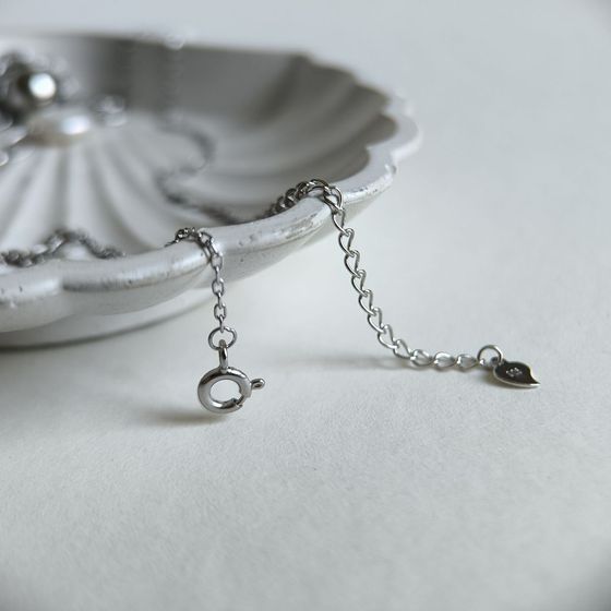 Silver necklace with baroque pearls