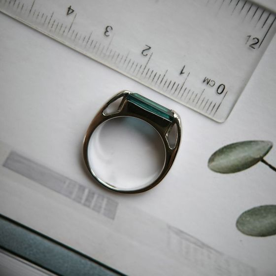 Серебряное кольцо с топазом Лондон Блю 2.147ct