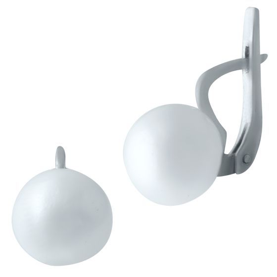 Silver earrings with pearls