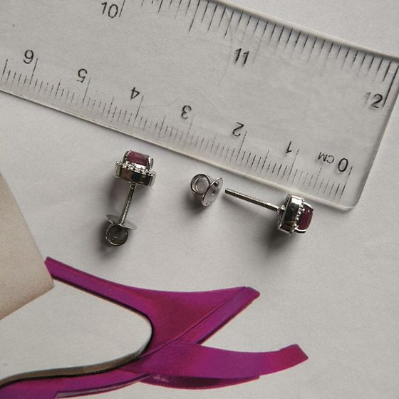 Серебряные серьги с рубином 1.655ct, фианитами