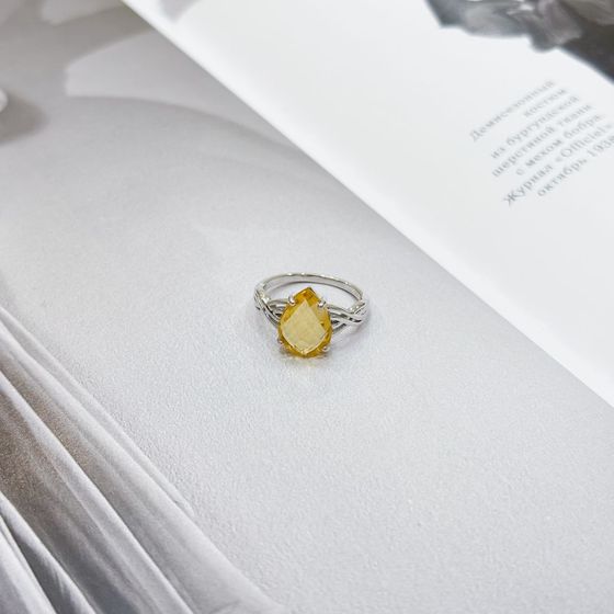 Silver ring with a 3.526ct nano citrine