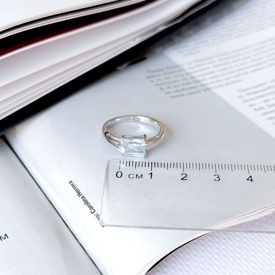 Silver ring with a 1.742-carat topaz