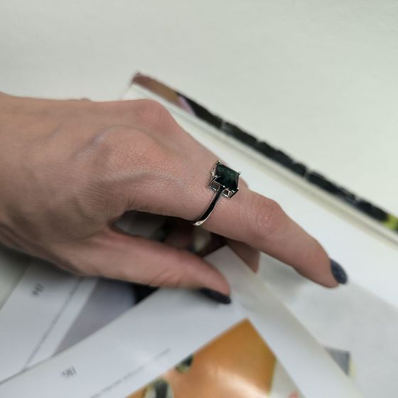 Серебряное кольцо с топазом Лондон Блю 2.107ct
