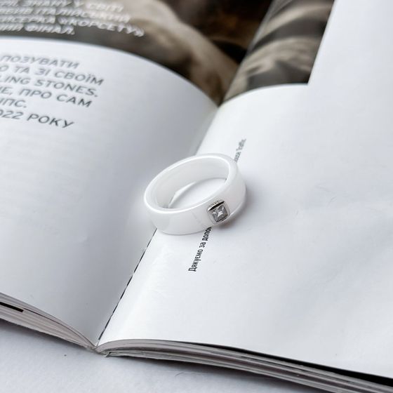 Silver ring with ceramics