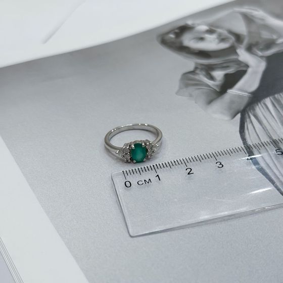 Silver ring with a 1.1-carat agate