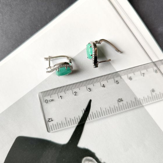 Sterling silver earrings with emerald 6.075ct, phianites