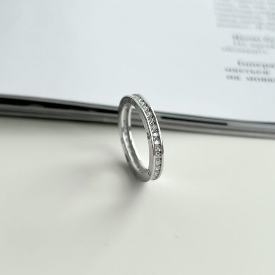 Золота каблучка з фіанітами 0.84ct