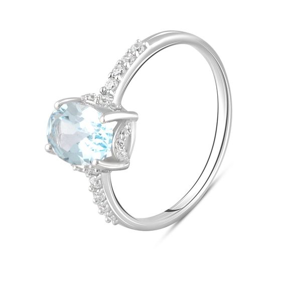 Silver ring with a 2.437-carat topaz