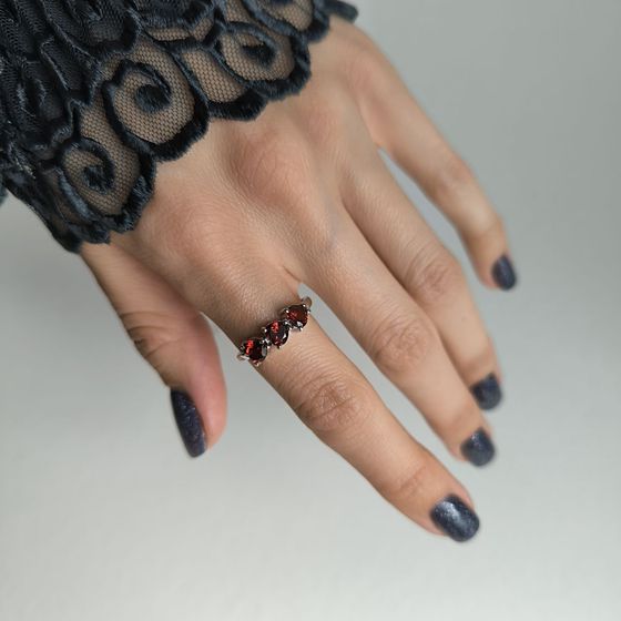 Серебряное кольцо с гранатом 1.65ct