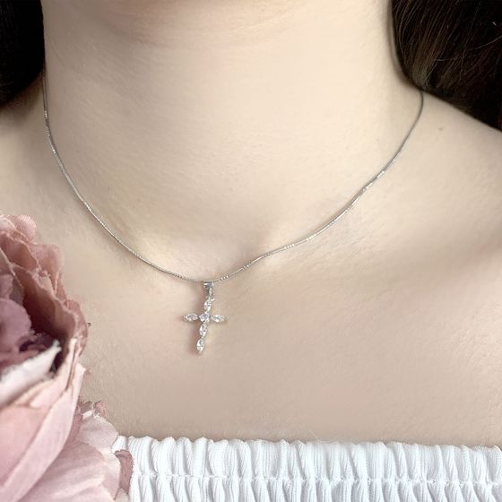 Серебряный крестик с фианитами