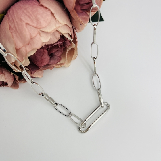 Silver necklace without stones