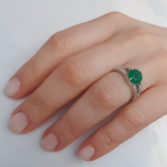 Silver ring with agate