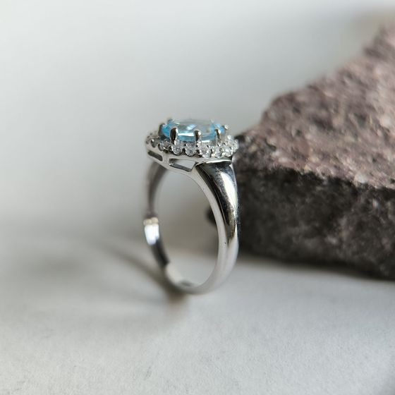 Серебряное кольцо с топазом 1.888ct