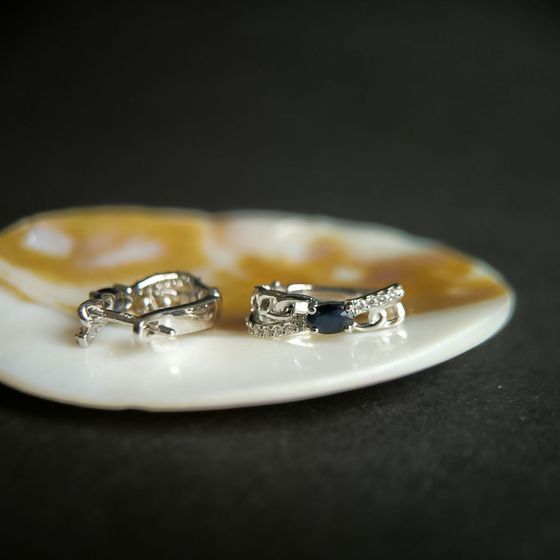 Серебряные серьги с сапфиром 1.072ct, фианитами