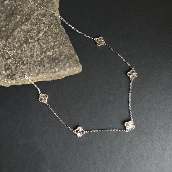 Серебряное колье без камней
