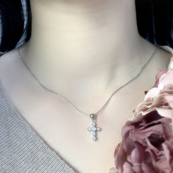 Серебряный крестик с фианитами