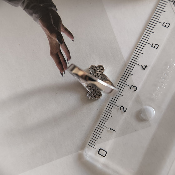Sterling silver ring with 0.32ct fianites