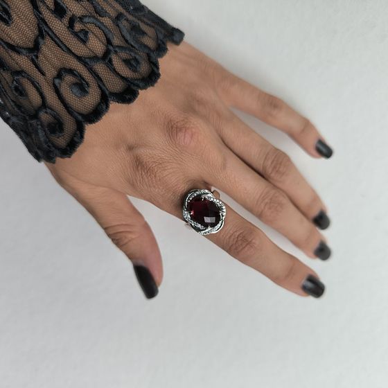 Серебряное кольцо с гранатом nano 4.925ct, фианитами