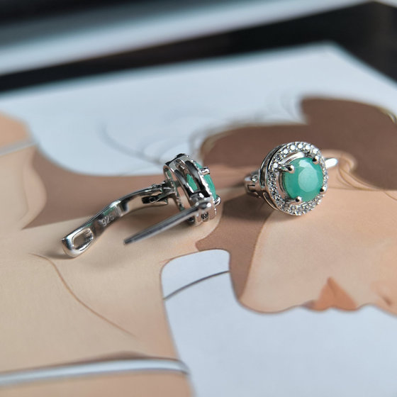 Серебряные серьги с изумрудом 2.028ct