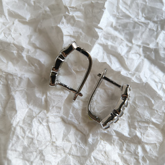 Silver earrings with cubic zirconia