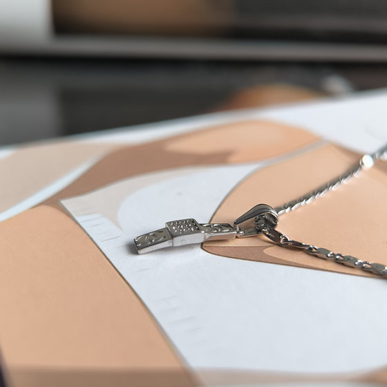 Серебряная подвеска с фианитами 0.09ct