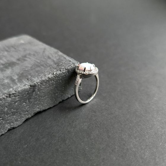 Sterling silver ring with opal 1.443ct, phianites