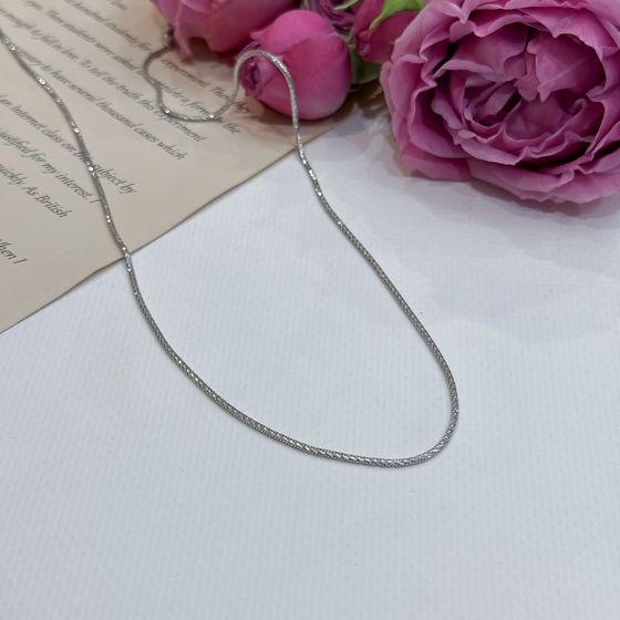 Silver chain without stones