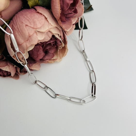 Silver necklace without stones