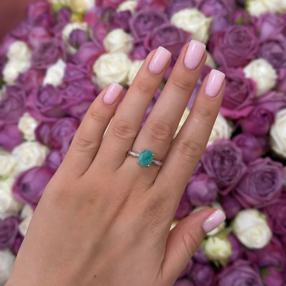 Silver ring with a 2.483-carat emerald and cubic zirconia