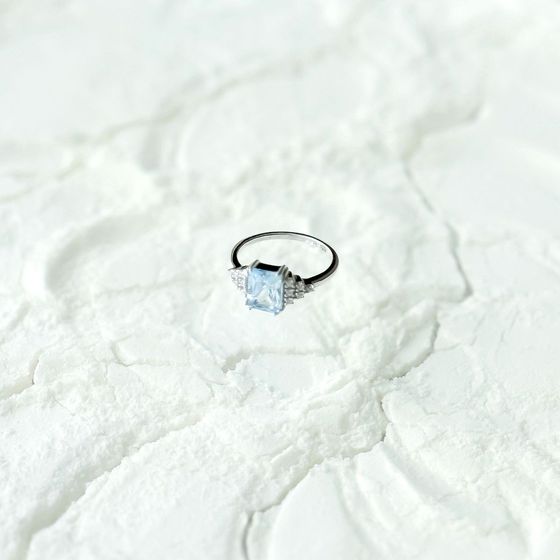 Серебряное кольцо с топазом 2.13ct