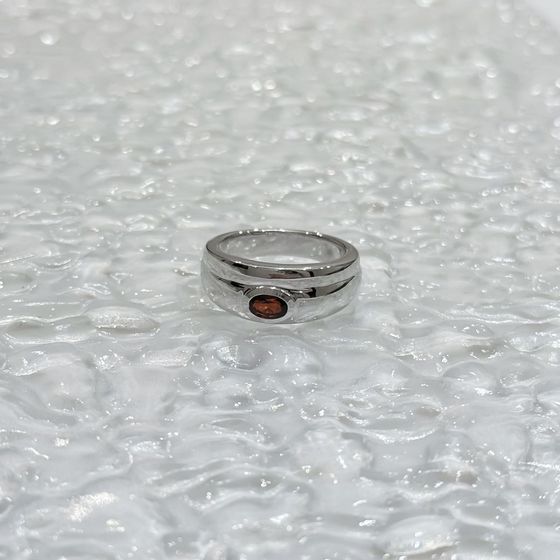 Silver ring with garnet 0.6ct