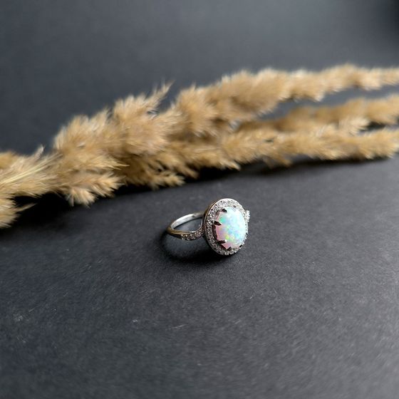 Sterling silver ring with opal 1.443ct, phianites