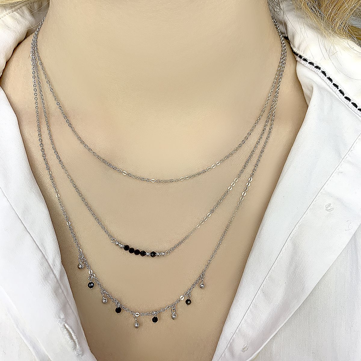 Silver necklace with spinel