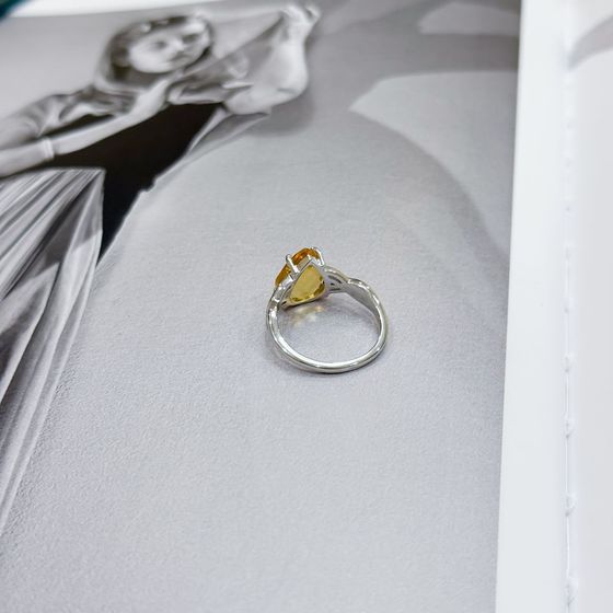 Silver ring with a 3.526ct nano citrine