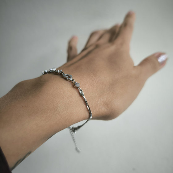 Silver bracelet with cubic zirconia