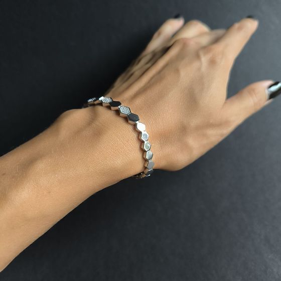 Silver bracelet with phianites