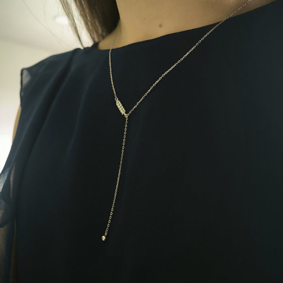 Silver necklace without stones