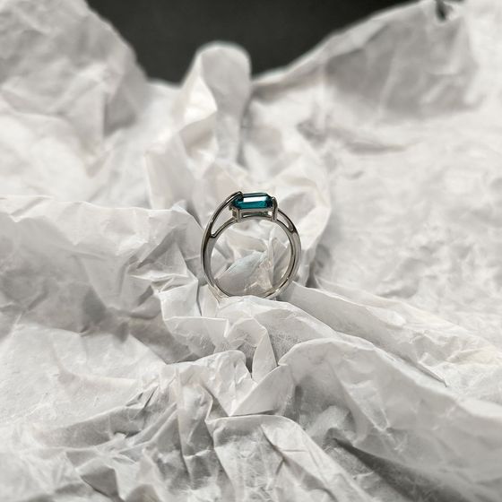 Silver ring with nano 1.385ct emerald
