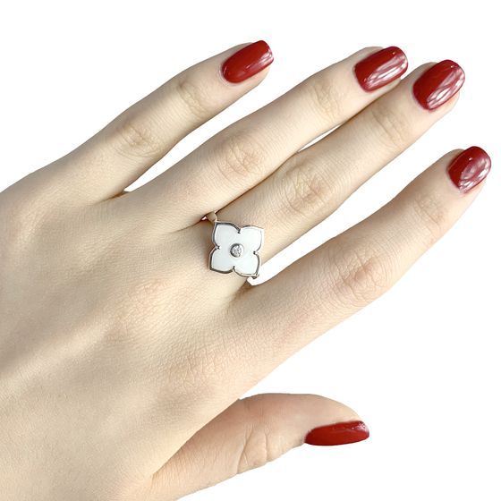 Silver ring with ceramics