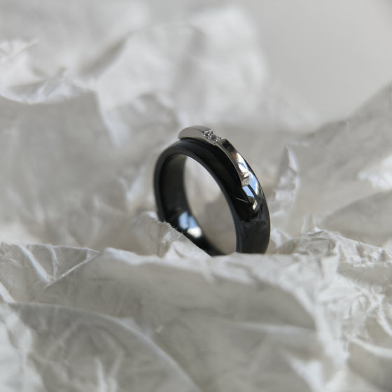 Серебряное кольцо с керамикой, фианитами