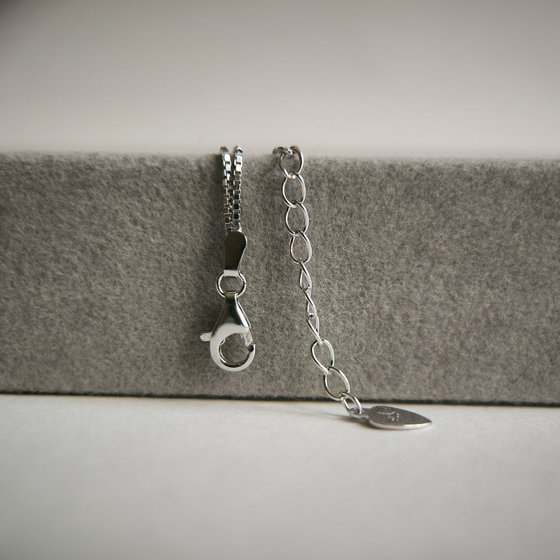 Silver bracelet with cubic zirconia