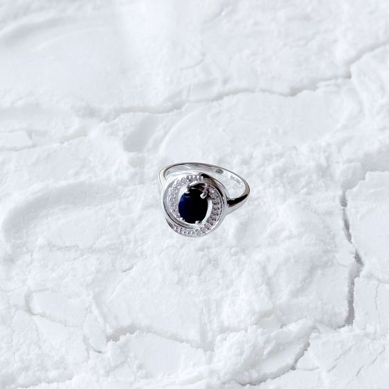 Sterling silver ring with sapphire 1.729ct, phianites