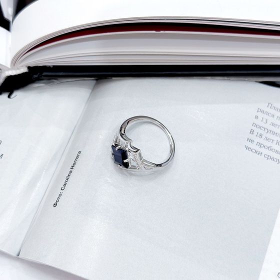 Sterling silver ring with sapphire 2.13ct, phianites